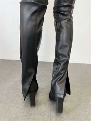 Siyah  Arka Paça Yırtmaç Detaylı Normal Bel Deri Pantolon