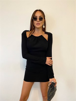 Siyah  Sırt Dekolteli Zincir Detaylı Tasarım Elbise