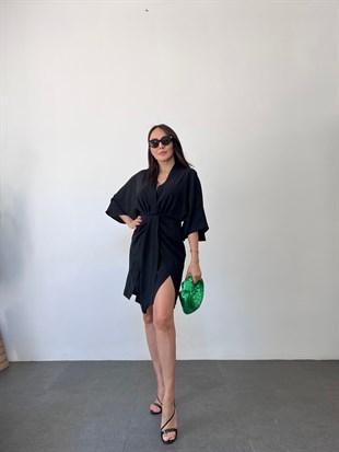 Siyah  Yarım Kollu Ön Eteği Detaylı Elbise