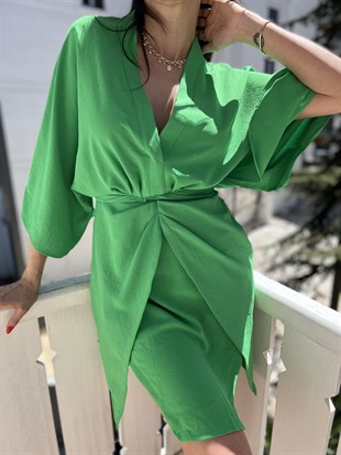 Yeşil  Yarım Kollu Ön Eteği Detaylı Elbise
