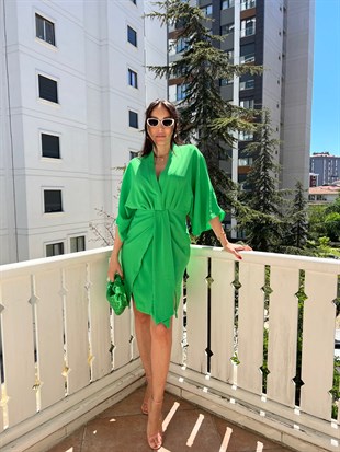 Yeşil  Yarım Kollu Ön Eteği Detaylı Elbise